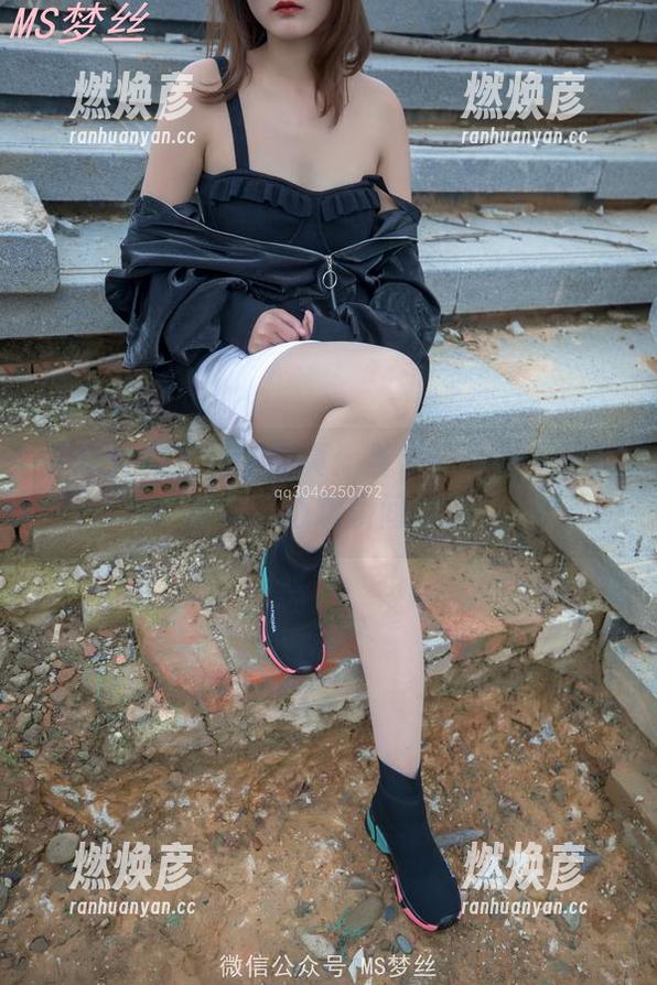 梦丝女神 - 精选写真：当“花月舞”遇上皮衣，心跳瞬间加速