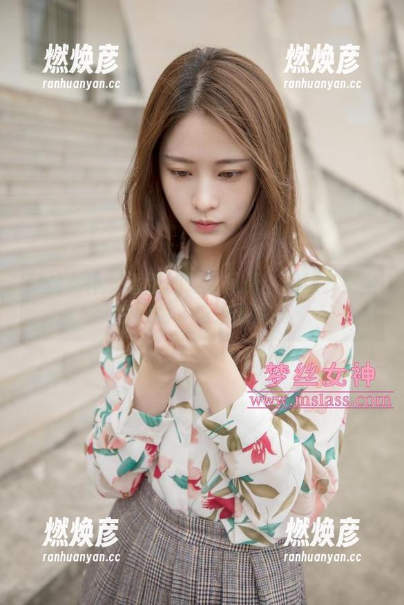 梦丝女神 - 香萱的运动风情：网球少女全套图包，速来围观！