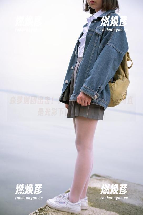 森萝财团 森萝财团出击!户外黑丝学妹合集,简直是光影下的‘作妖’!