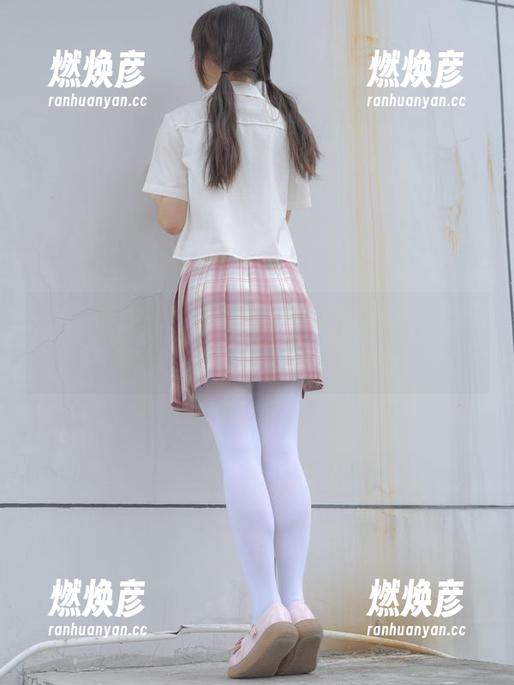 跑题了，但森萝财团的红衣少女全套写真太迷人了，我停不下来