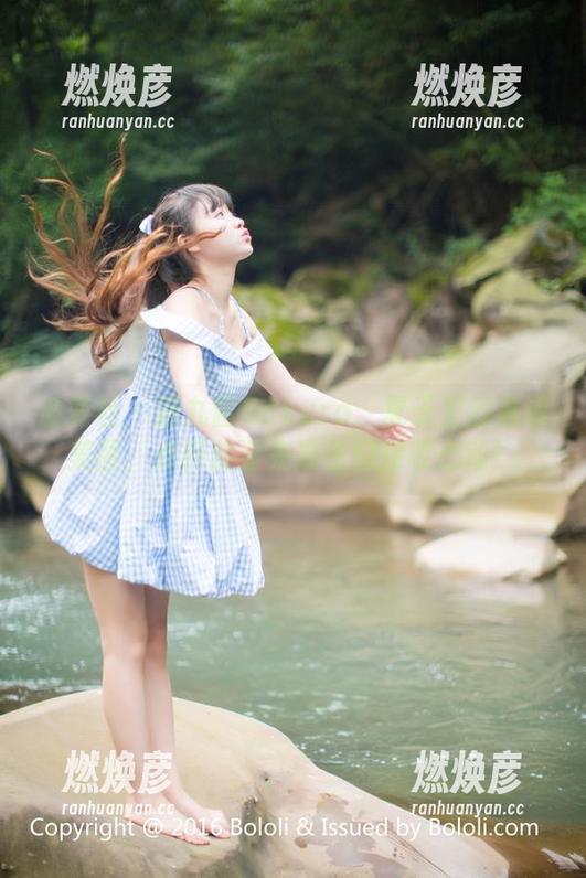波萝社 - 猫九酱Sakura：夏天里的高清美图，点开前请先准备好接收心动！