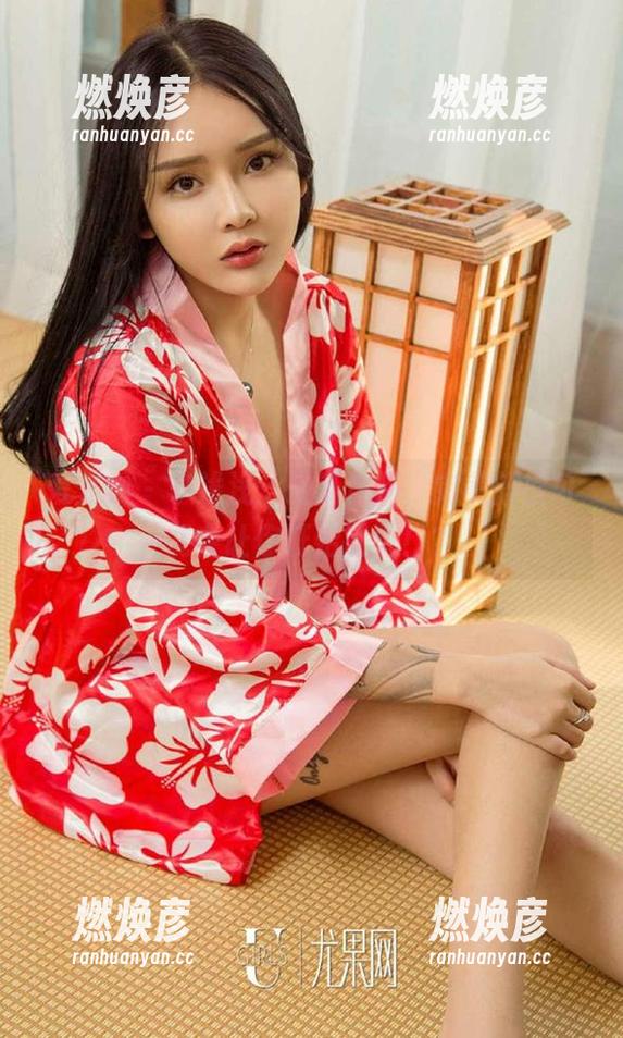 爱尤物 - 李浅浅：最新作品，完美脚型可能会让你开始锻炼！？