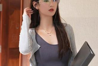 秀人网 – FoxYini孟狐狸厨娘写真合集，免费品味那点“心机”