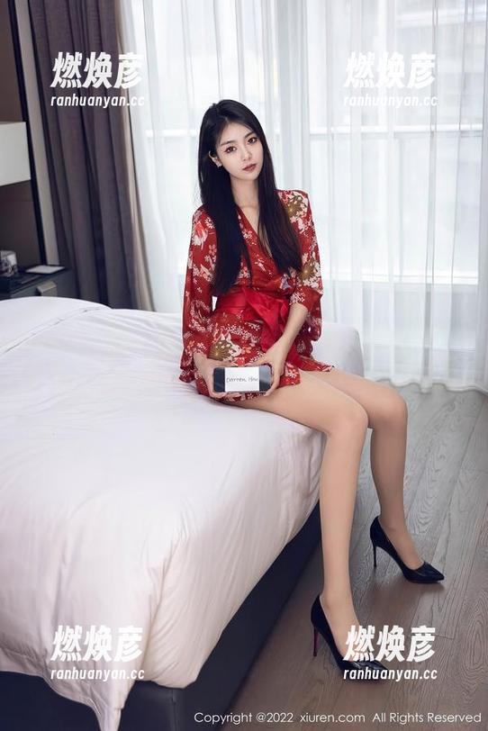 秀人网-九尾Ivy 秀人网 - 九尾Ivy奶牛最新合集:牛气逼人,快来一睹为快!