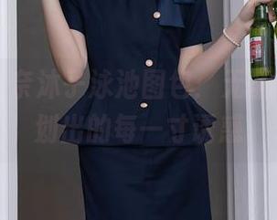 秀人网 – 奈沐子泳池图包：无圣光，水中划出的每一寸诱惑