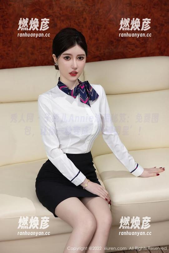 秀人网 - 子纯儿Annie泳装秘笈：免费图包，让你一秒变成‘沙滩明星’！