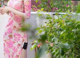 秀人网 – 月野兔美妞长腿的魅力：原图与作品交替闪现，简直让人无法自拔！
