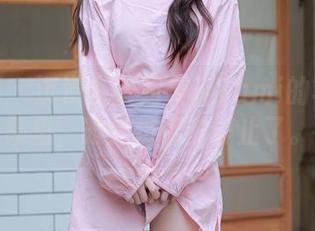 秀人网 – 沉浸在学姐美昕Yumi的写真合集里，时光仿佛都静止了。