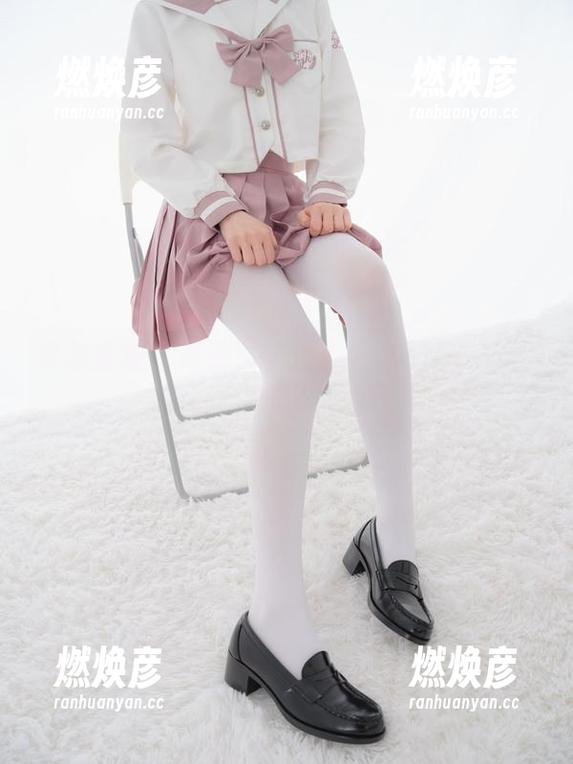 紧急企划 - 高清图集直击！林书辞的牛仔裤瞬间燃爆我的夏天！