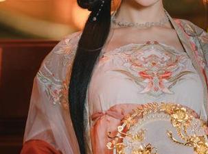 紫氯氯在线：体操服美图引发的‘美丽’争议