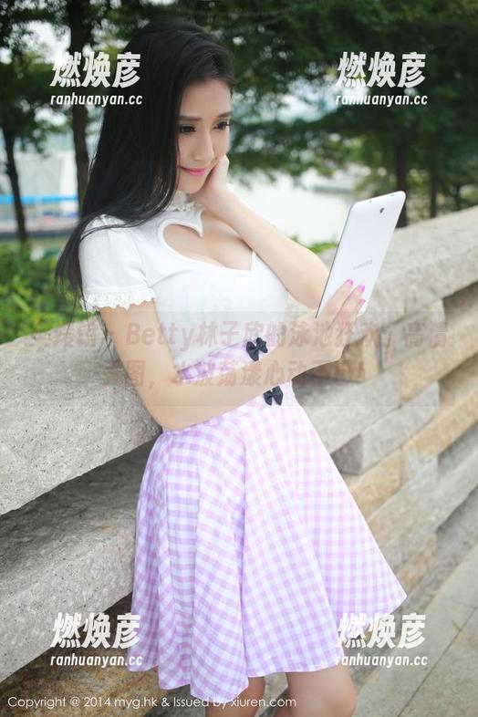美媛馆 - Betty林子欣的泳池狂欢：高清美图，水波荡漾心动不已！