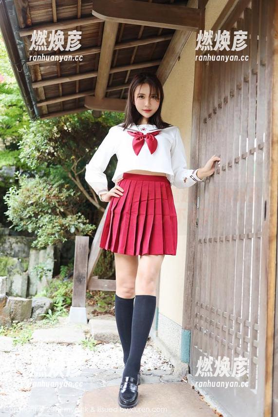 美媛馆 - 糯美子套装写真精选：这种光影交错的感觉，太让人不舍了。