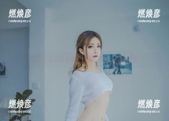 翎柒菜菜 翎柒菜菜的蕾丝睡衣合集:夜深人静的轻柔