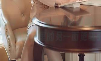 花漾show – 别光看空姐的制服，朱可儿Flora私拍原图里的另一面更吸引人！