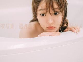 菠萝社 – 睡衣写真，猫九酱Sakura的自在气场让人不自觉放松！