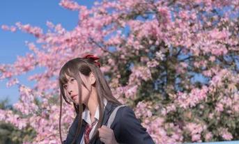 萌芽儿o0与她的白裙：写真与套图中那抹温柔的瞬间