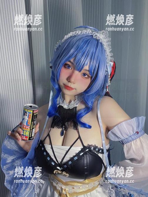 微密圈 - 你绝对不想错过这组精选图片：葱油饼er和她的黑白女仆吊带，兼具可爱和逗趣！