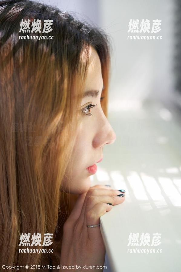 蜜桃社 - 珍妮Jeane制服图集更新——看这模样，真是让人怀念校园时光啊
