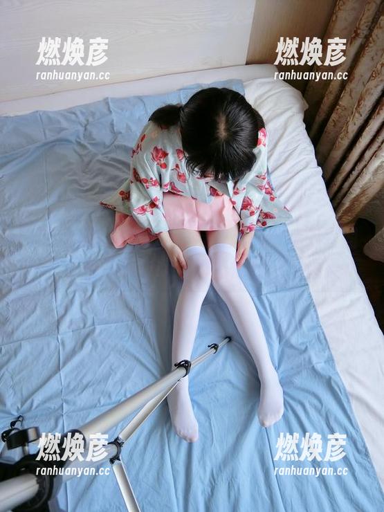 西尔酱 西尔酱的“兰草旗袍与微风的诗篇”套图——就像耳边吹过的悄悄话一样温柔