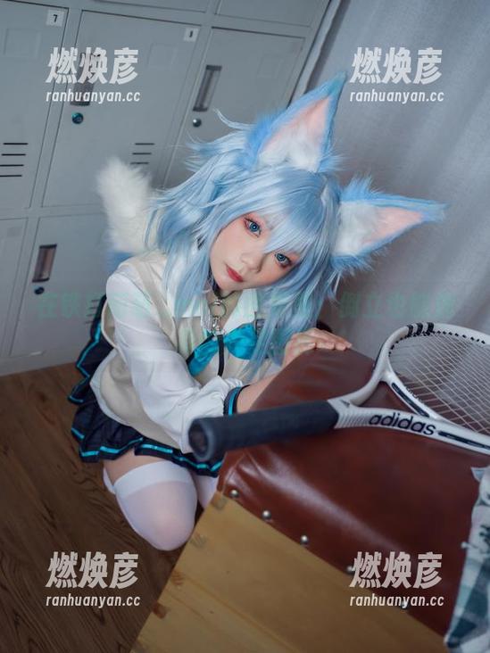 在铁打萌萌_moi的世界里：倒立也能拥有的美足图库