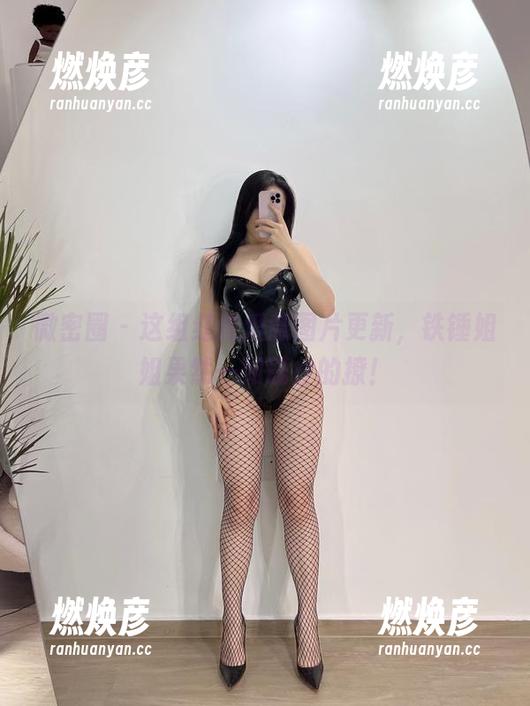 微密圈 - 这组红皮爱意图片更新，铁锤姐姐果然一如既往的撩！
