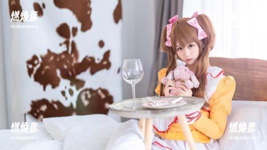 镜酱的厨娘写真，真的是只看不吃吗？让我先噜噜嘴！