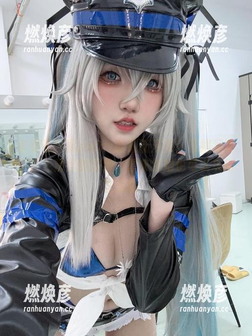 来看看阿薰kaOri的最新资源！花嫁写真，古灵精怪的婚纱，原来结婚也可以玩得这么嗨！