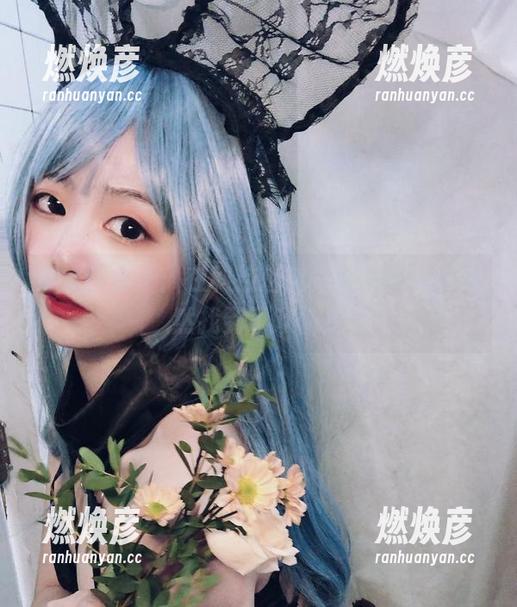 青水百合子：在科技魅魔的照片中，我竟然找到了欢愉感