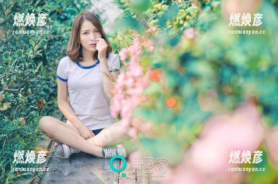 青豆客-莫晓茜sunny 青豆客 - 在浴缸里找乐子:莫晓茜sunny的精选套图,放松心情之选!