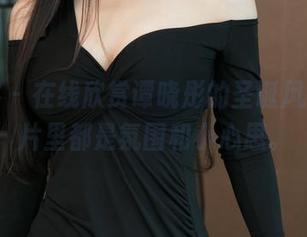 青豆客 – 在线欣赏谭晓彤的圣诞风情，图片里都是氛围和小心思。