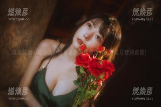 谁说泳池只能玩水？香草喵露露教你怎么玩转夏日套图资源！