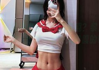 微密圈 – 谁说自拍不可以有趣？黎允熙合集大揭秘，分享一切令人捧腹的瞬间