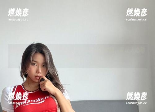 微密圈 - 分享那些年黑饱宝穿过的白衬衫原图，真让人心动得想回购！